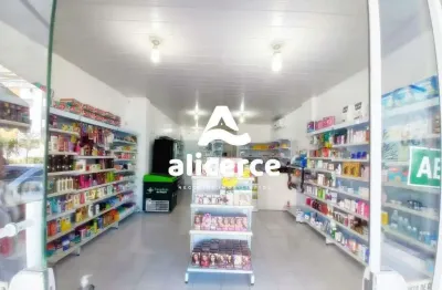 'apresentamos uma oportunidade imperdível para o seu negócio! uma sala comercial de excelência localização'