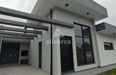 Casa dos sonhos com 3 quartos, suíte e área gourmet em bairro tranquilo!
