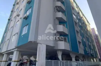 Apartamento semi mobiliado 2 dormitórios , elevador, piscina, barreiros, são josé/sc