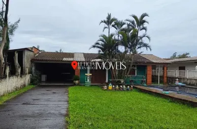 Casa à venda com piscina  em balneário pinhal – oportunidade!