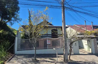 Casa com 5 quartos à venda na Rua Diógenes do Brasil Lobato, 176, Centro, Araucária