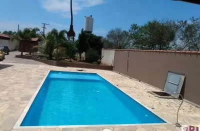 Chácara de luxo à venda em iperó-sp, bairro guaxingu: 3 quartos, 1 suíte, 1 sala, 3 banheiros, 4 vagas na garagem, 235m² de área.