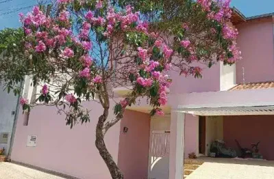 Luxuosa casa à venda em boituva-sp, residencial vitória: 3 quartos, 1 suíte, 2 salas, 3 banheiros, 2 vagas, 310m².