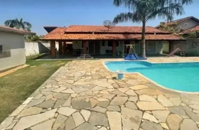 Chácara de luxo à venda em boituva-sp, bairro nova rheata, 4 quartos, 1 suíte, 3 salas, 3 banheiros, 6 vagas de garagem.