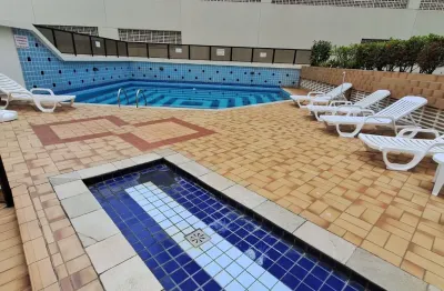 Apartamento à apenas uma quadra da praia reformado locação ou venda