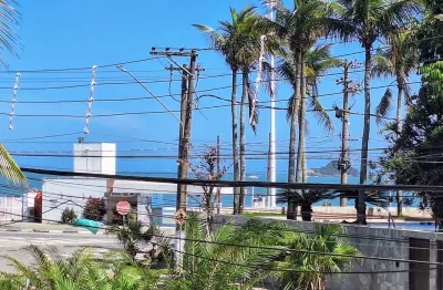 Belissímo sobrado reformado menos de 100mts da praia da enseada