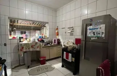 Casa com 2 quartos à venda na Vila Andere II, Varginha 