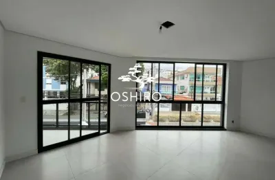 Casa à venda na Rua Professor Torres Homem, Embaré, Santos