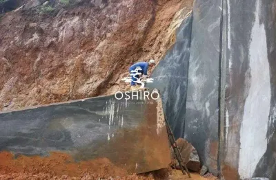 Vende-se jazida de granito - sub-solo não é a fazenda cód. 13710