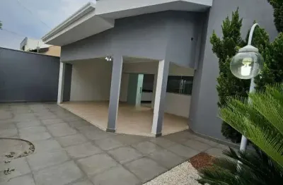Casa com 3 quartos à venda na avenida aziz salim sayeg, residencial jardim do lago ii, penápolis, 210 m2 por r$ 650.000