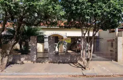 Casa com 3 quartos à venda na avenida afonso giovane da silva, village regina, penápolis, 168 m2 por r$ 380.000