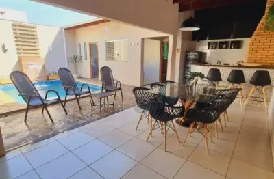 Casa com 3 quartos à venda na rua maria rosa passafaro altimari, residencial jardim do lago iii, penápolis por r$ 550.000