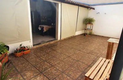 Casa jd sta adélia - apenas r$300.000 - aceita financiamento