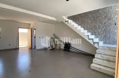 Casa com 3 quartos à venda no itacolomi, balneário piçarras  por r$ 690.000