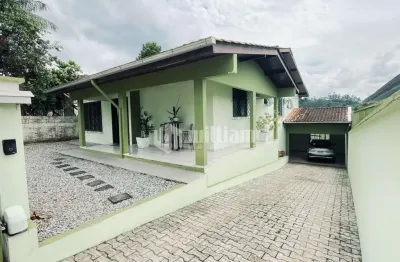 Casa com 3 quartos à venda no bateas, brusque , 238 m2 por r$ 990.000