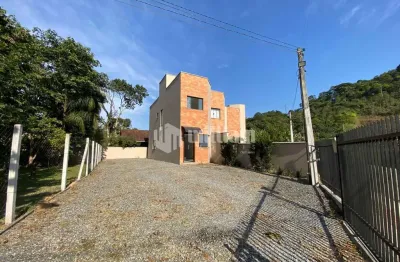 Casa com 2 quartos para alugar no são pedro, brusque  por r$ 2.300