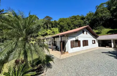 Casa com 4 quartos à venda no primeiro de maio, brusque , 250 m2 por r$ 1.290.000