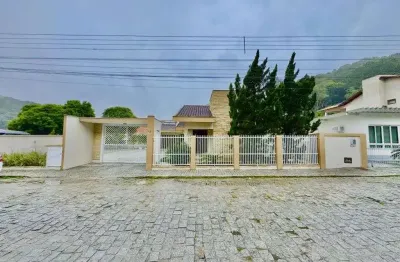 Casa com 4 quartos para alugar no azambuja, brusque , 277 m2 por r$ 7.000