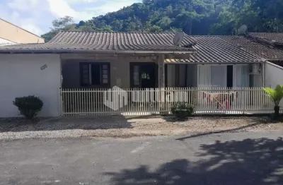 Casa com 3 quartos à venda no Cedro Alto, Brusque , 82 m2 por R$ 395.000