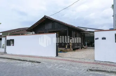 Casa com 2 quartos à venda no Centro, Guabiruba , 230 m2 por R$ 589.000