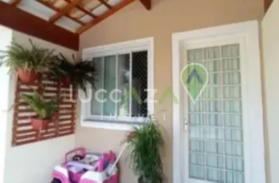 Imperdível oportunidade de adquirir casa de 2 quartos, 1 suíte e garagem no jardim marcondes, jacareí-sp!