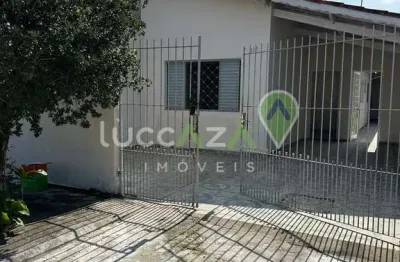 Vende-se casa térrea com 2 quartos e 2 vagas de garagem no jardim maria amélia, jacareí-sp!