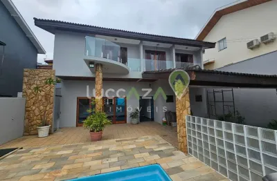 Casa de luxo em condomínio na vila zezé, jacareí-sp: 3 quartos, 3 suítes, 12 salas, 6 banheiros, 4 vagas de garagem e 300m² de área.