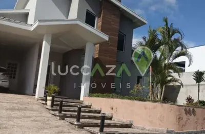 Casa de Luxo em Condomínio à Venda em Jacareí-SP: 3 Quartos, 1 Suíte, 3 Salas, 3 Banheiros, 6 Vagas, 300m² no Jardim Terras de Santa Helena.