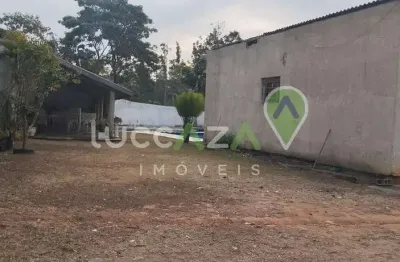 Chácara à venda em Jacareí-SP, bairro Estância Porto Velho: 2 salas, 3 banheiros, 167m². Imperdível!