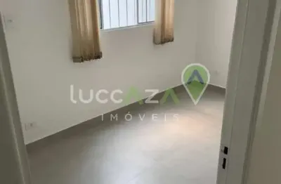 Casa de alto padrão para locação no centro de jacareí-sp: 4 quartos, 1 suíte, 2 salas, 3 banheiros, 2 vagas de garagem, 130m².