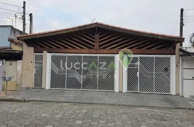 Imóvel de Alto Padrão no Jardim Emília em Jacareí-SP: Casa com 3 quartos, 1 suíte, 3 banheiros, 3 vagas e 150m² de área.