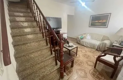 Casa com 3 quartos à venda na rua babilônia, tijuca, rio de janeiro, 160 m2 por r$ 900.000