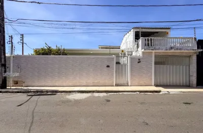 Casa com 3 quartos à venda na Rua Carvoeiro, 758, Alvorada, Manaus
