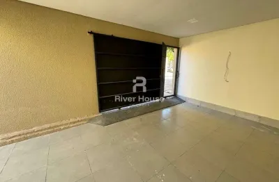 Casa a venda no bairro tijucal, proximo a avenida das torres. 03 quartos sendo 01 suite