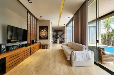 Royal forest - casa à venda no condomínio royal forest em londrina-pr com 320m² de área construída e 300m² de terreno, com 3 quartos, sendo 3 suítes.