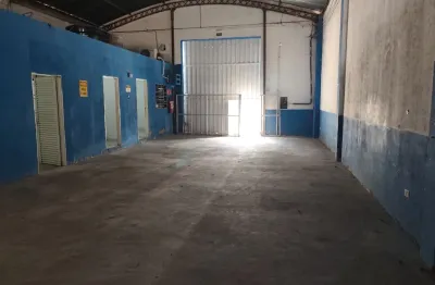 Galpão com 200 metros para locação Jardim Comodoro -Cuiaba-MT