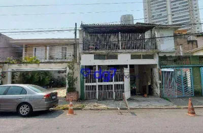 Sobrado comercial ou residencial, adaptada para 4 kitnets ao lado do metro .