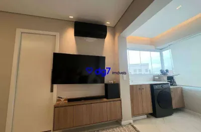 Belíssimo apartamento mobiliado ao lado do metrô e com vaga de garagem!