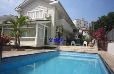 Arquitetura atemporal com piscina – viva a elegância e a comodidade da vila sônia!