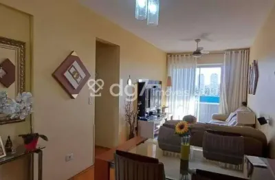 Apartamento 2 dormitórios, sala 2 ambientes e rico em armários!