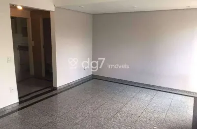 Casa em condomínio na Cidade São Francisco: 3 dormitórios e 2 vagas, 160 m²!