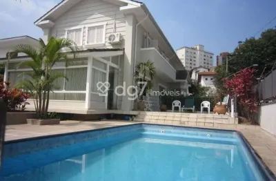 Arquitetura atemporal com piscina – Viva a elegância e a comodidade da Vila Sônia!