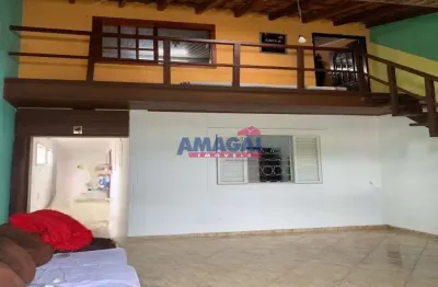 Casa com 3 quartos à venda no parque meia lua, jacareí  por r$ 250.000