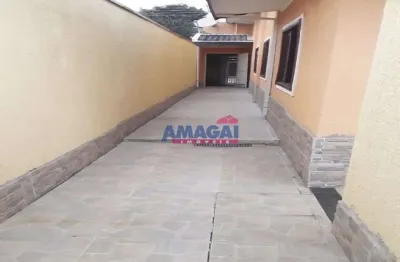 Casa com 3 quartos à venda na cidade salvador, jacareí  por r$ 742.000
