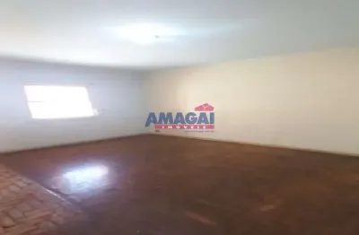 Casa com 3 quartos à venda no centro, jacareí  por r$ 320.000
