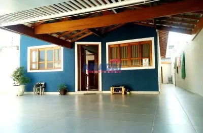 Casa com 3 quartos à venda no loteamento villa branca, jacareí  por r$ 800.000