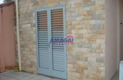 Casa com 2 quartos à venda no parque santo antônio, jacareí  por r$ 320.000