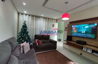 Casa com 3 quartos à venda na cidade salvador, jacareí  por r$ 580.000