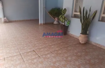 Casa com 3 quartos à venda no jardim das indústrias, jacareí  por r$ 390.000