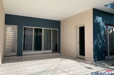 Casa com 3 quartos para alugar no centro, jacareí  por r$ 3.500
